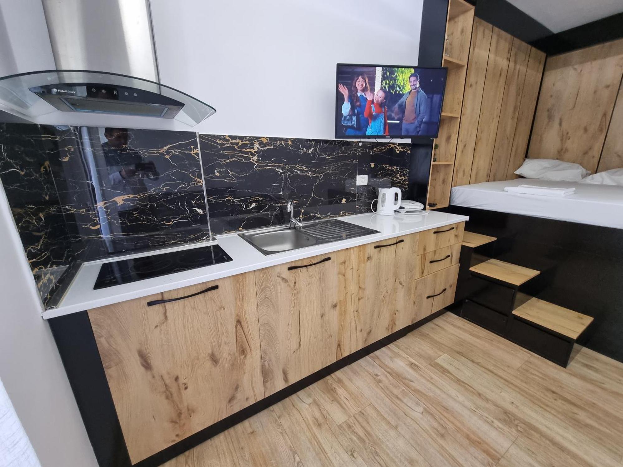 Teo'S Deluxe Studios Vlore Luaran gambar