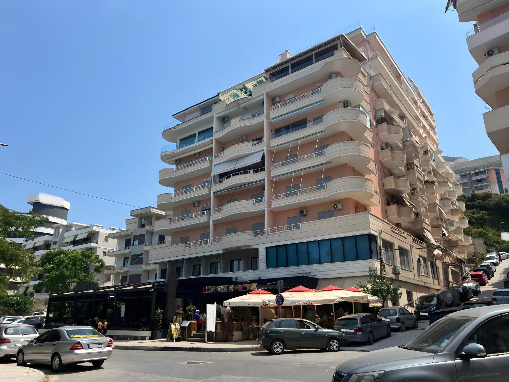 Teo'S Deluxe Studios Vlore Luaran gambar